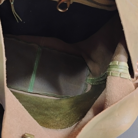 Isabella Fiore Gisela Diamond Stitched Green Leather Hobo - Picture 8 of 10